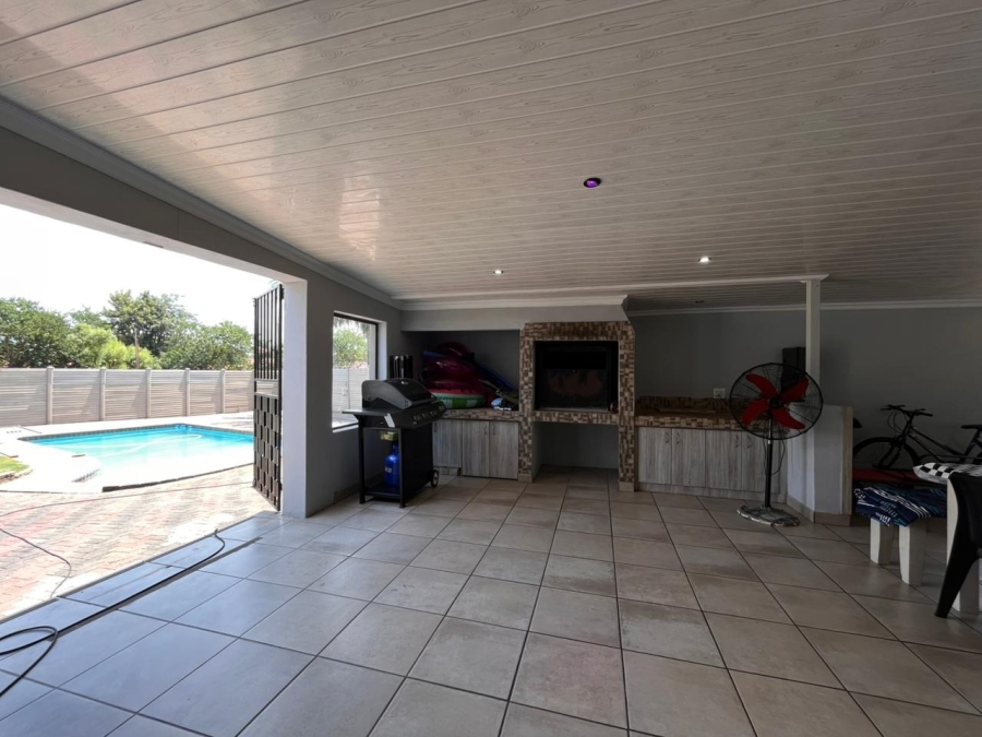 4 Bedroom Property for Sale in Protea Park North West